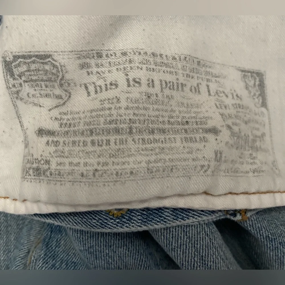👖LEVI’S👖authentic 501 butterfly SZ42x30 soft 3sm frays- seen in photos🔥GUC🔥